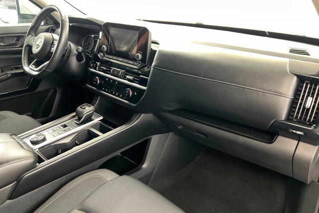 Used 2025 Nissan Pathfinder SV AWD/4WD image 25