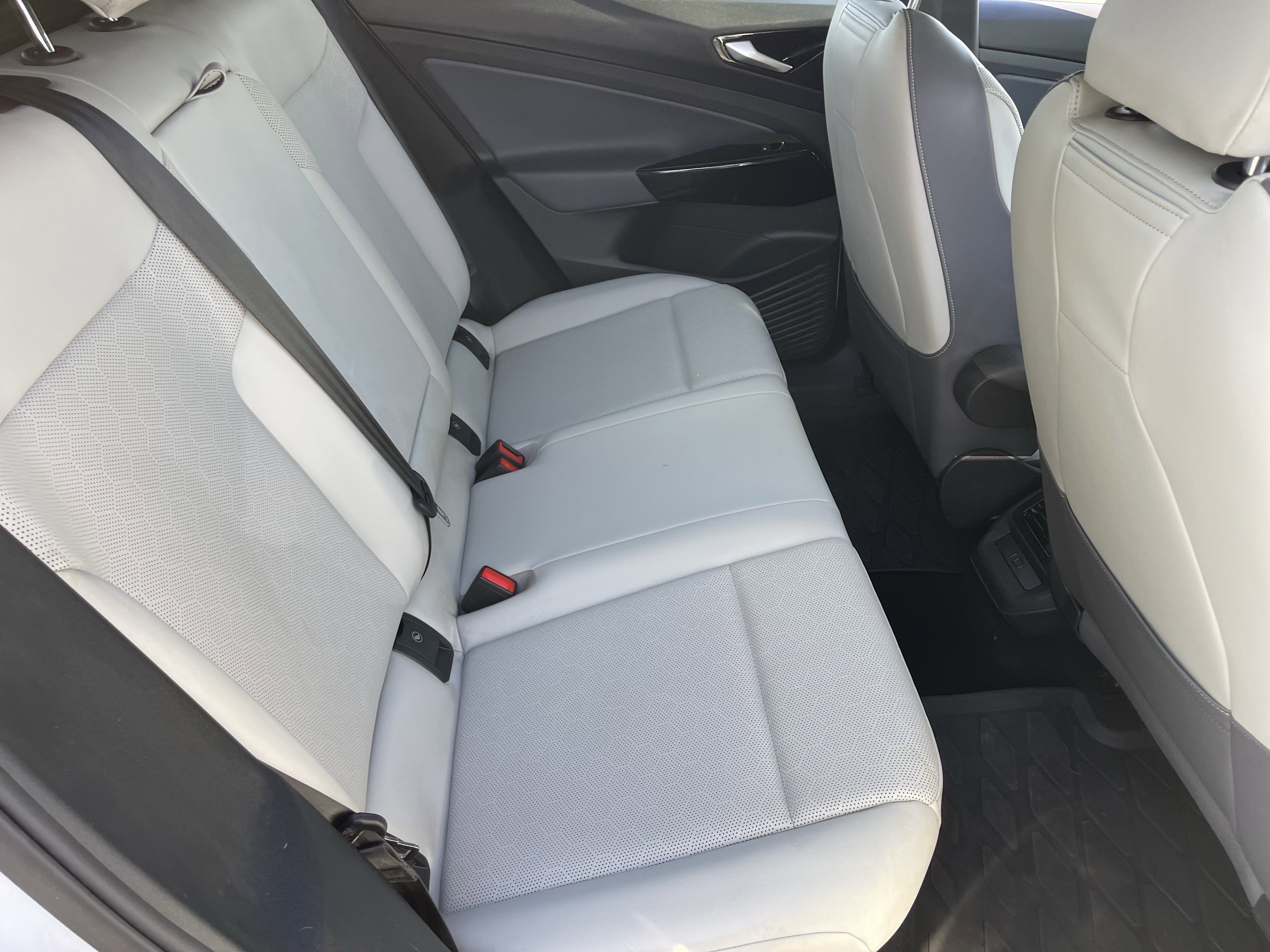 Used 2021 Volkswagen ID.4 Pro S w/ Gradient Package AWD/4WD image 14