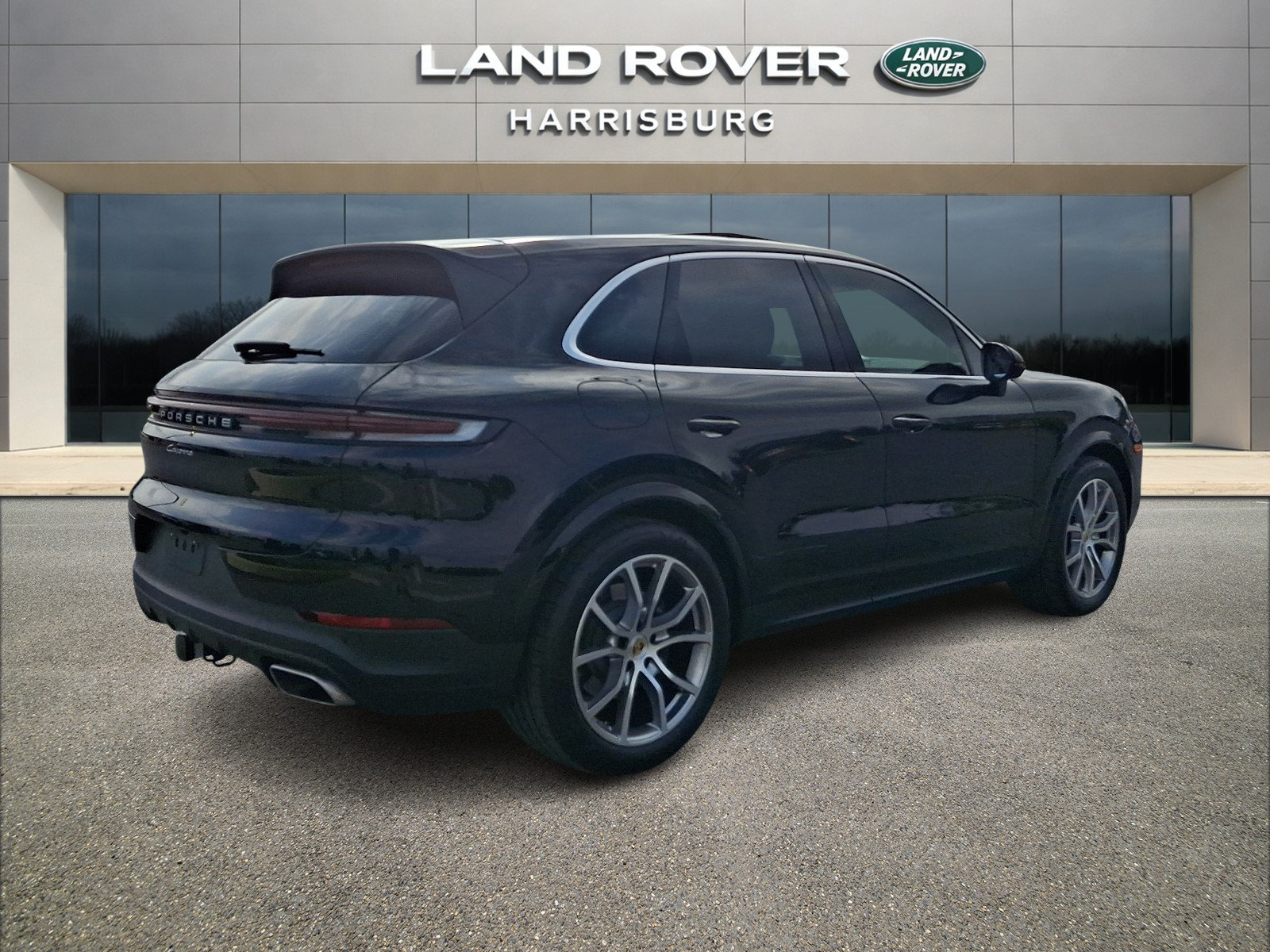 Used 2024 Porsche Cayenne AWD/4WD image 4