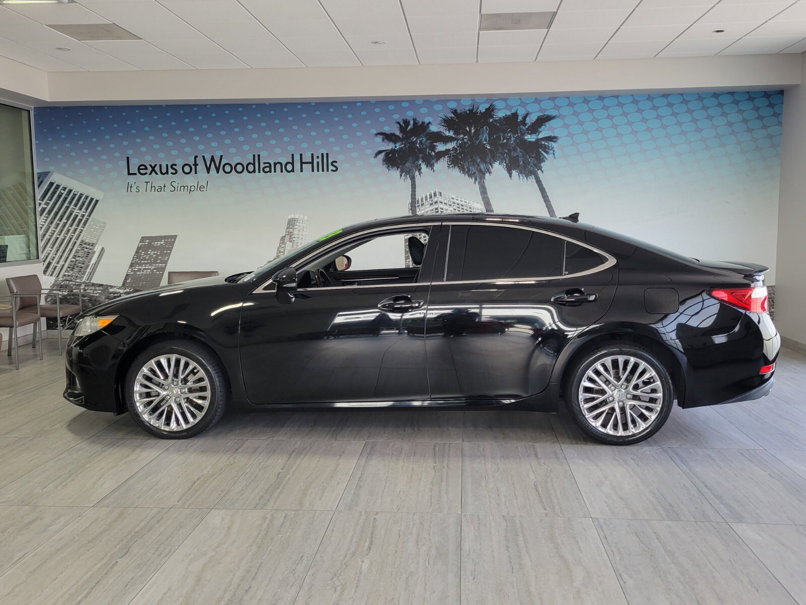 Used 2013 Lexus ES 350 w/ Luxury Pkg image 2