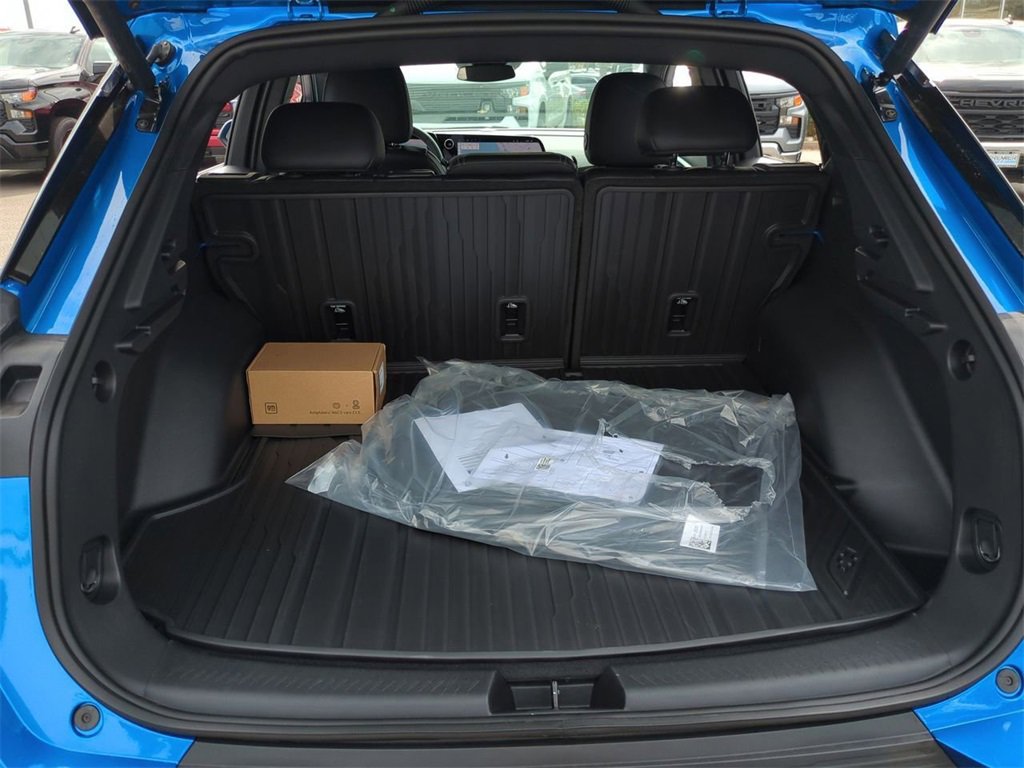 New 2026 Chevrolet Equinox EV LT w/ LPO, All-Weather Mat Package FWD image 24