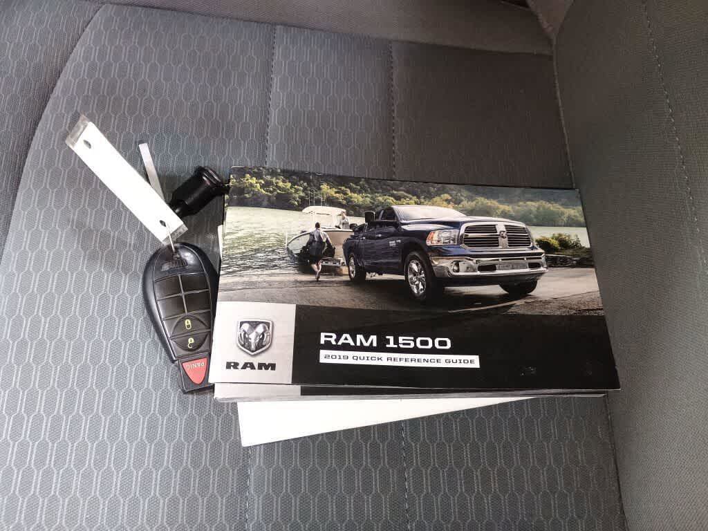 Used 2019 RAM 1500 Classic SLT AWD/4WD image 4