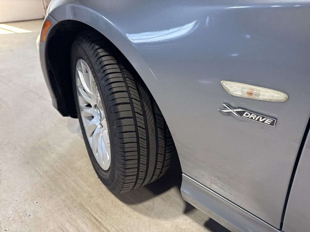 Used 2009 BMW 328i xDrive Sedan image 3
