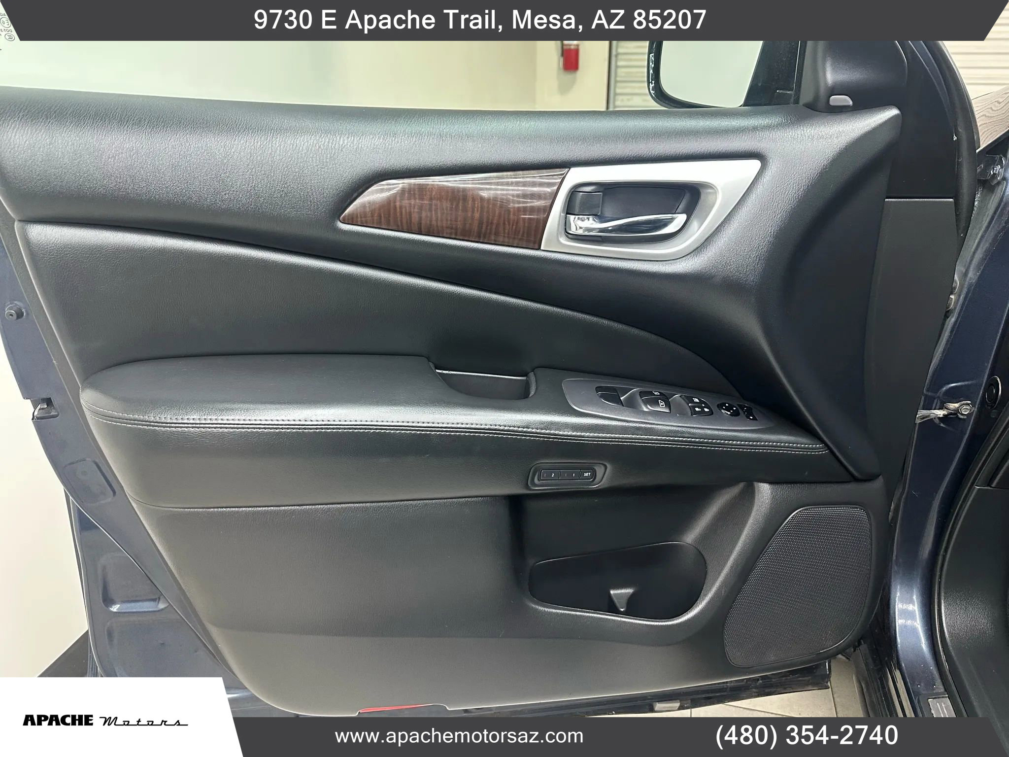 Used 2016 Nissan Pathfinder SL image 16