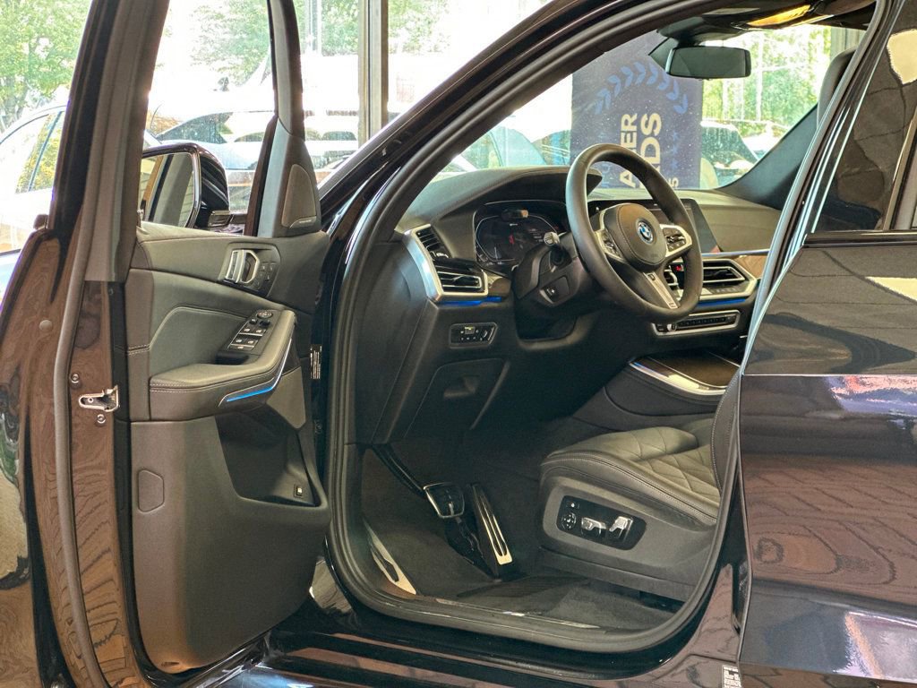 Used 2023 BMW X5 xDrive45e w/ Executive Package image 21