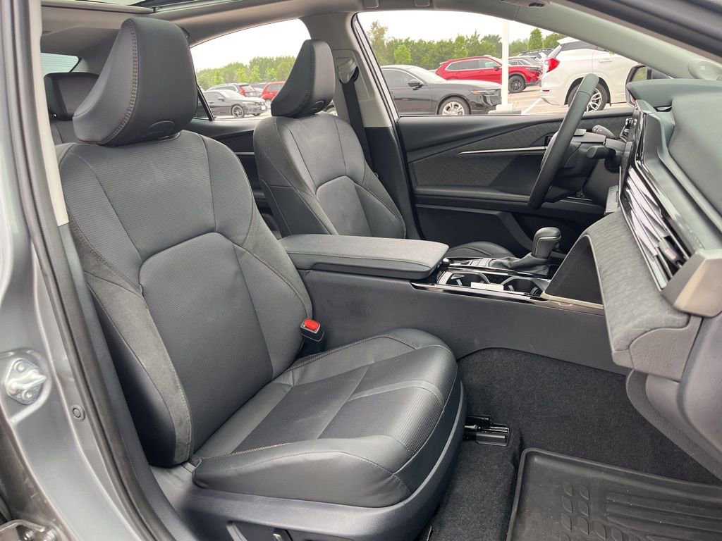 Used 2025 Toyota Camry XLE w/ Premium Package FWD image 28
