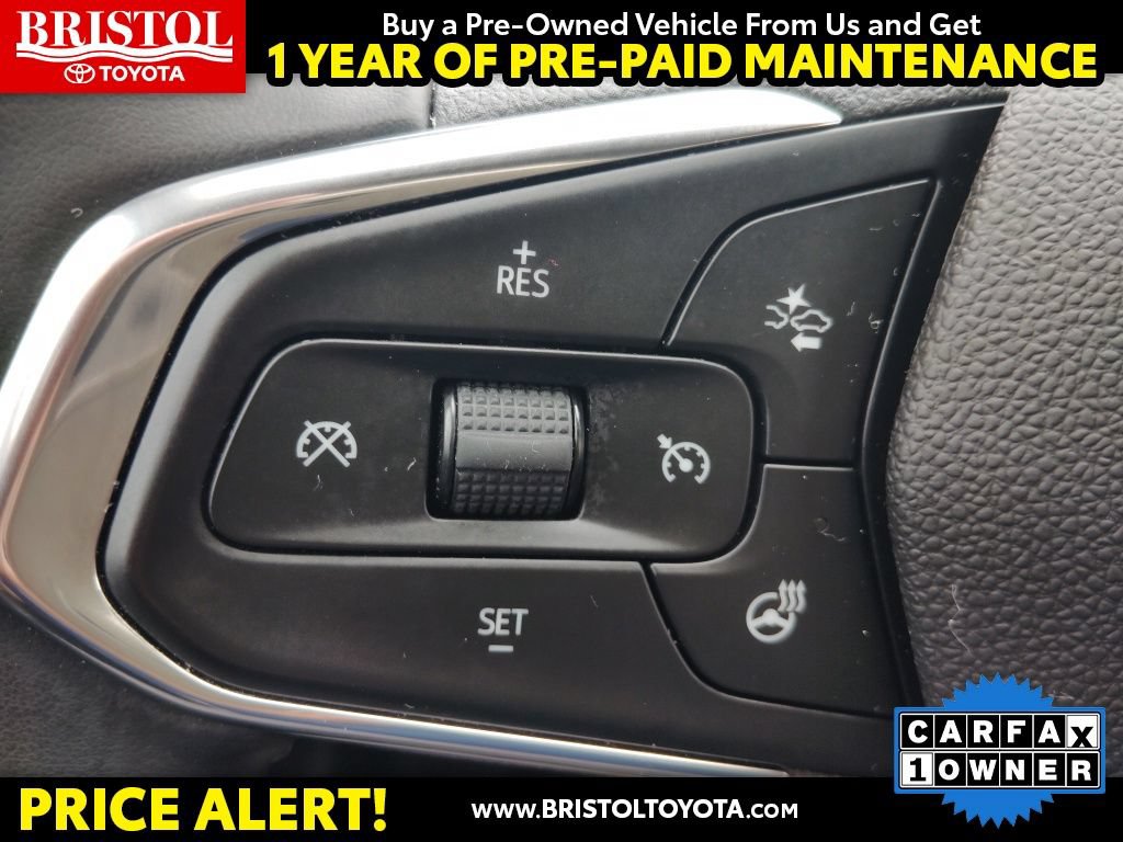 Used 2025 Chevrolet Trax LT w/ LT Convenience Package FWD image 27