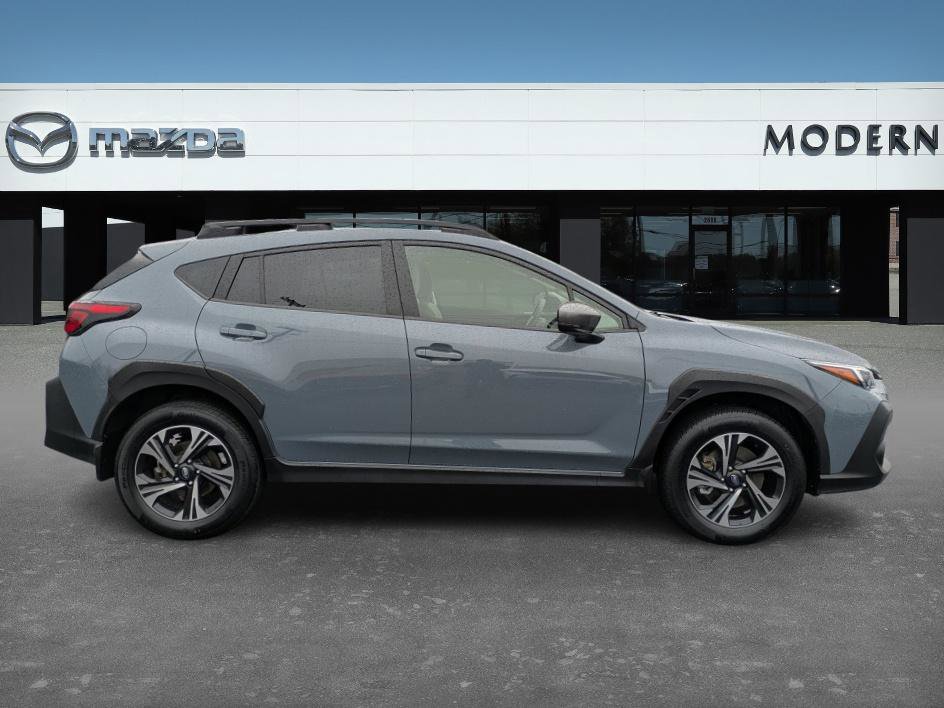 Used 2024 Subaru Crosstrek 2.0i Premium image 4