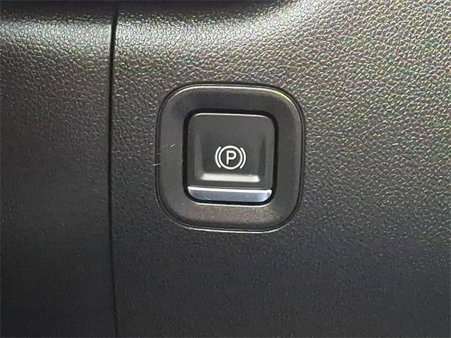 Used 2021 Chevrolet Silverado 1500 LT image 24