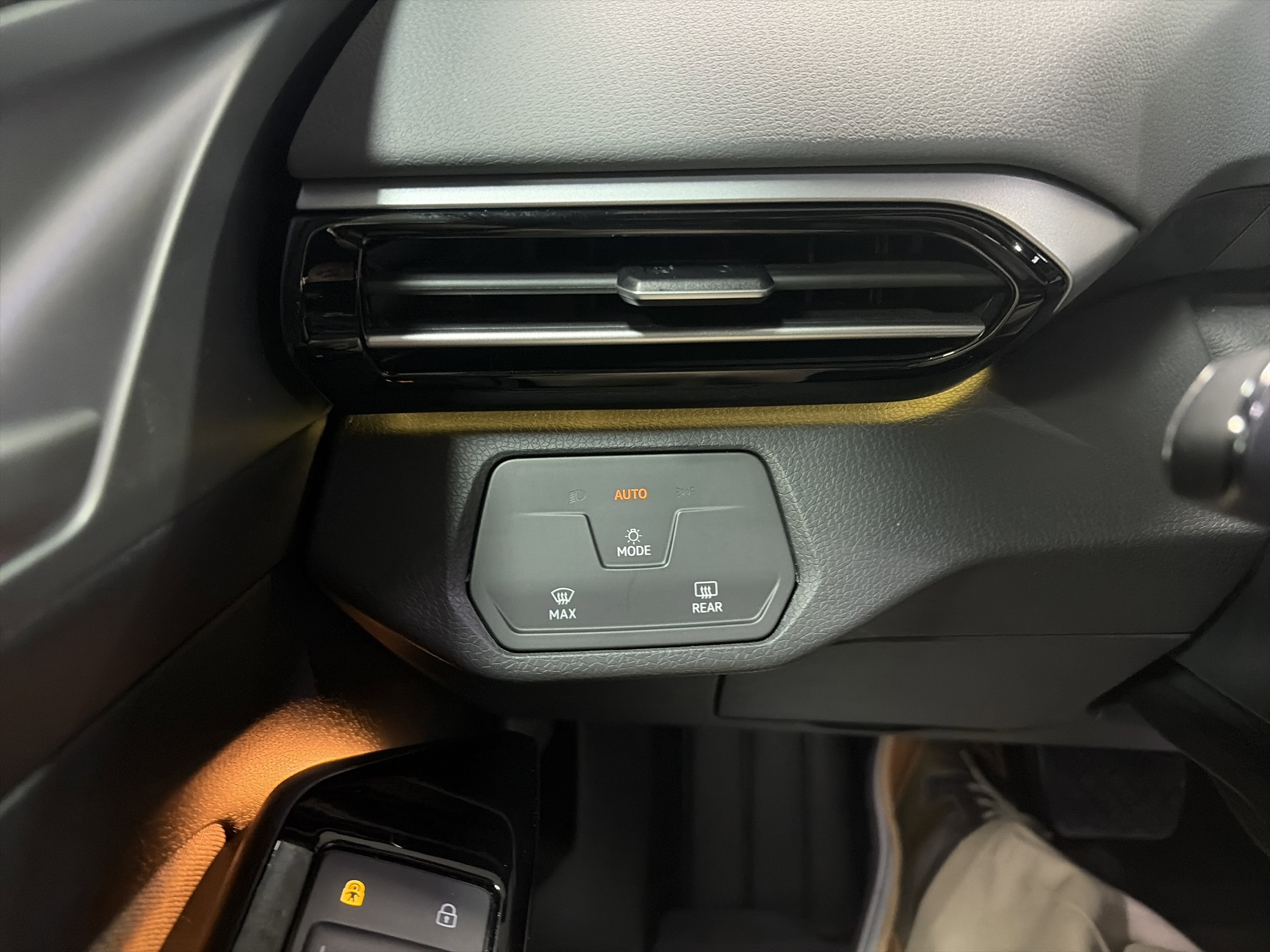 Certified 2024 Volkswagen ID.4 2WD image 17
