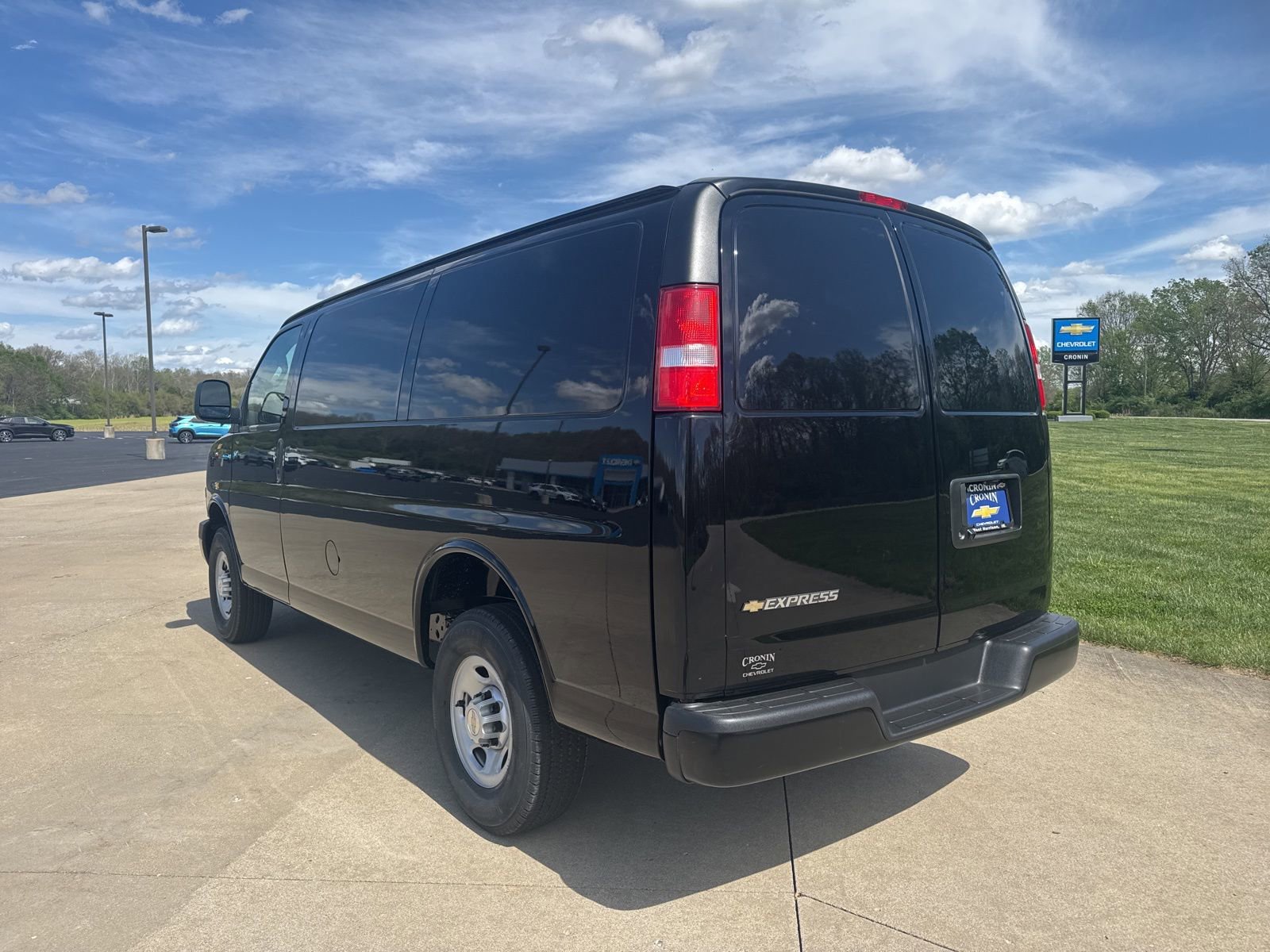 New 2026 Chevrolet Express 2500 w/ Driver Convenience Package RWD image 6