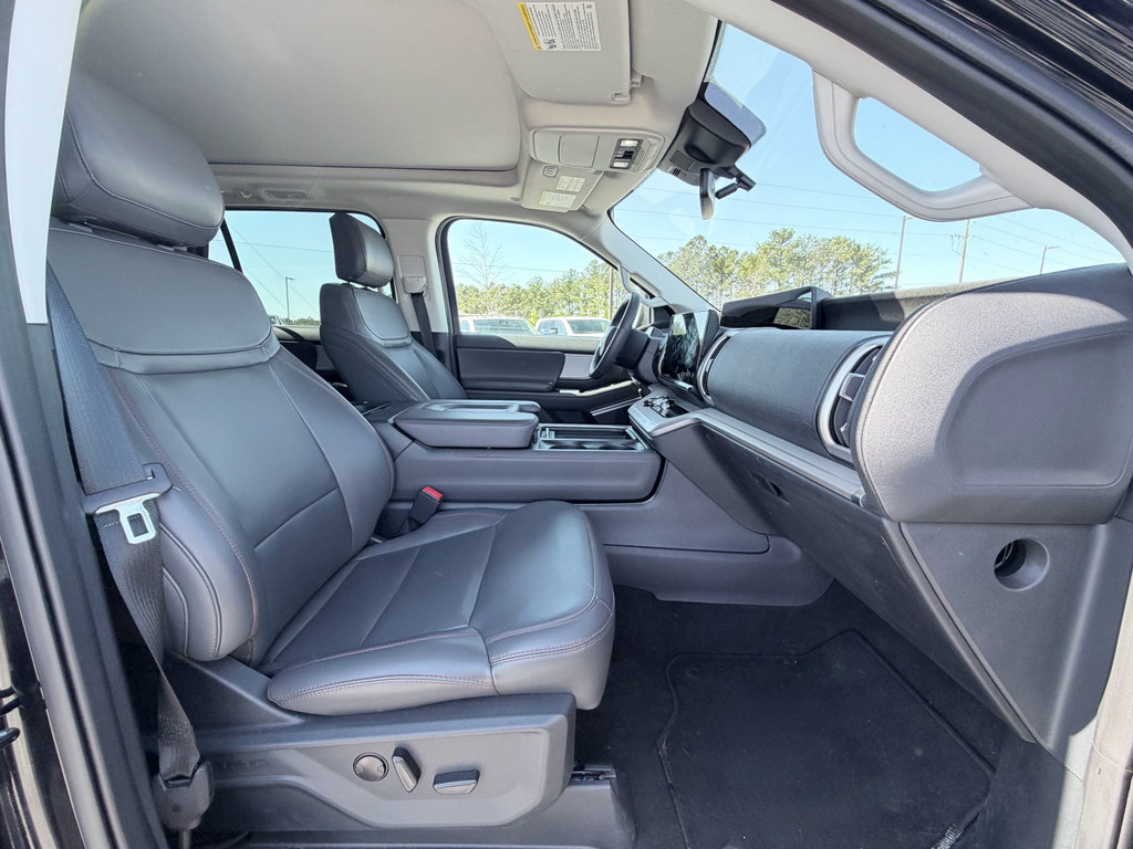 Used 2025 Ford Expedition Active AWD/4WD image 25
