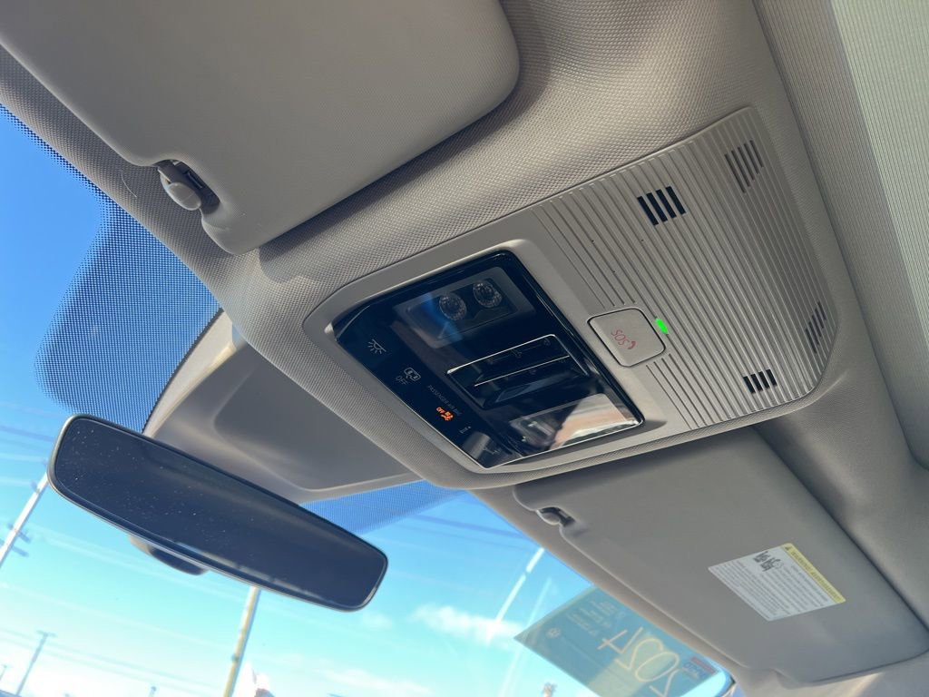 Used 2024 Volkswagen Atlas SEL Premium R-Line image 23