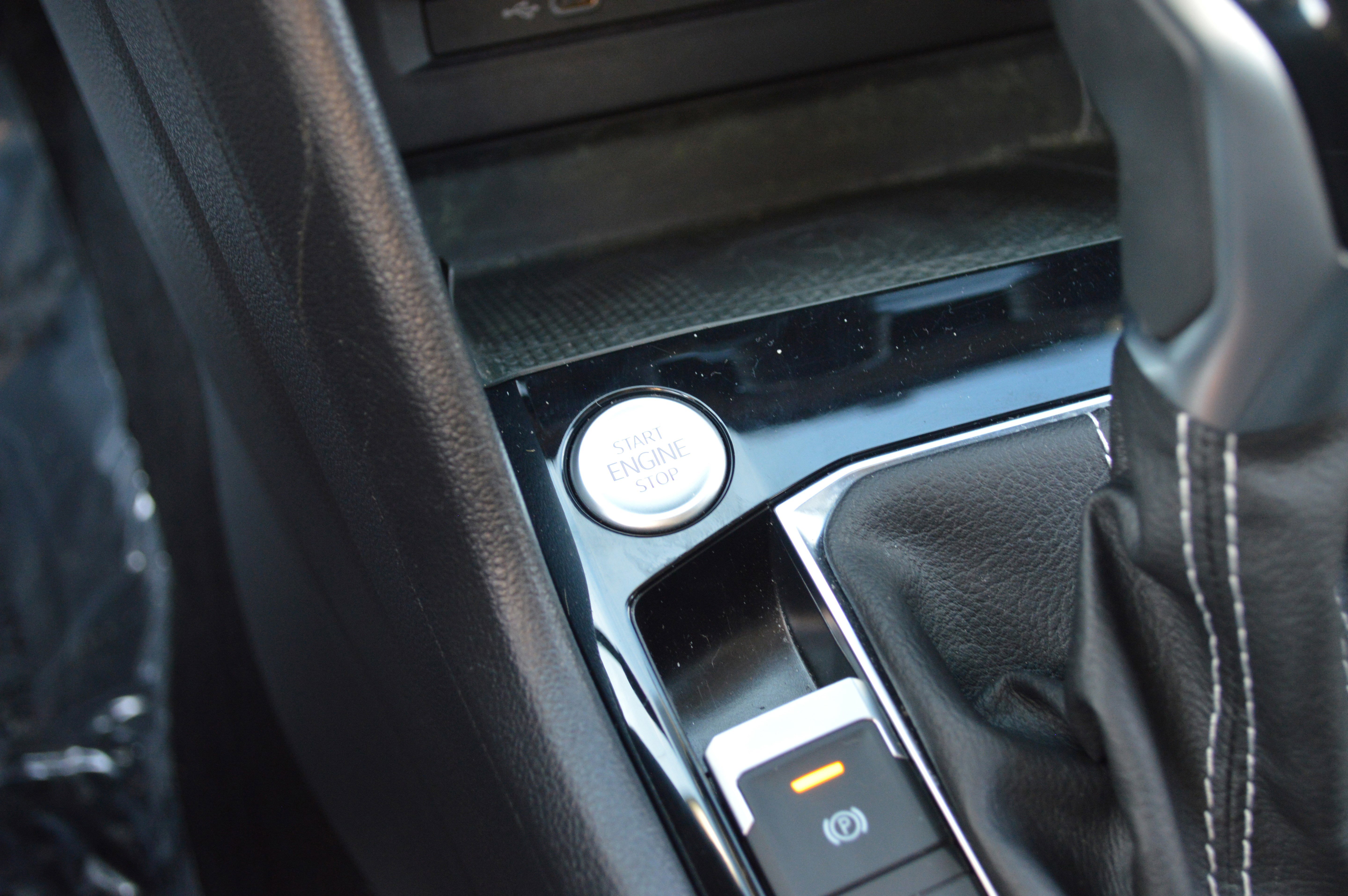 Used 2022 Volkswagen Taos SEL image 58