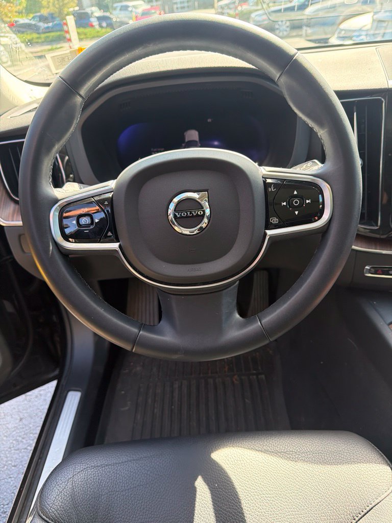 Certified 2024 Volvo XC60 B5 Plus w/ Protection Package Premier AWD/4WD image 13