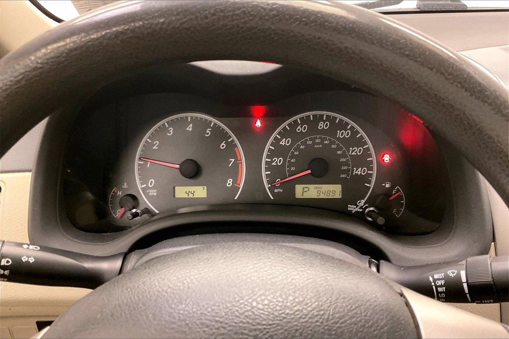 Used 2013 Toyota Corolla LE image 19