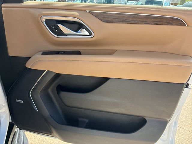 Used 2024 Chevrolet Suburban Premier RWD image 13