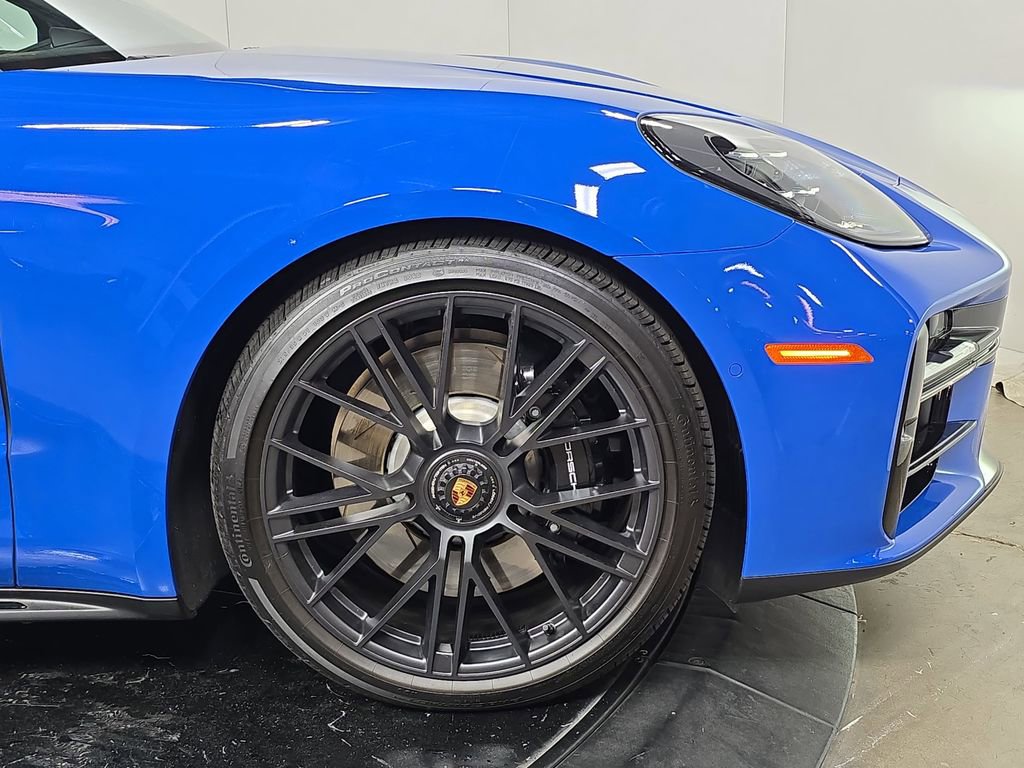 Certified 2025 Porsche Panamera GTS image 11