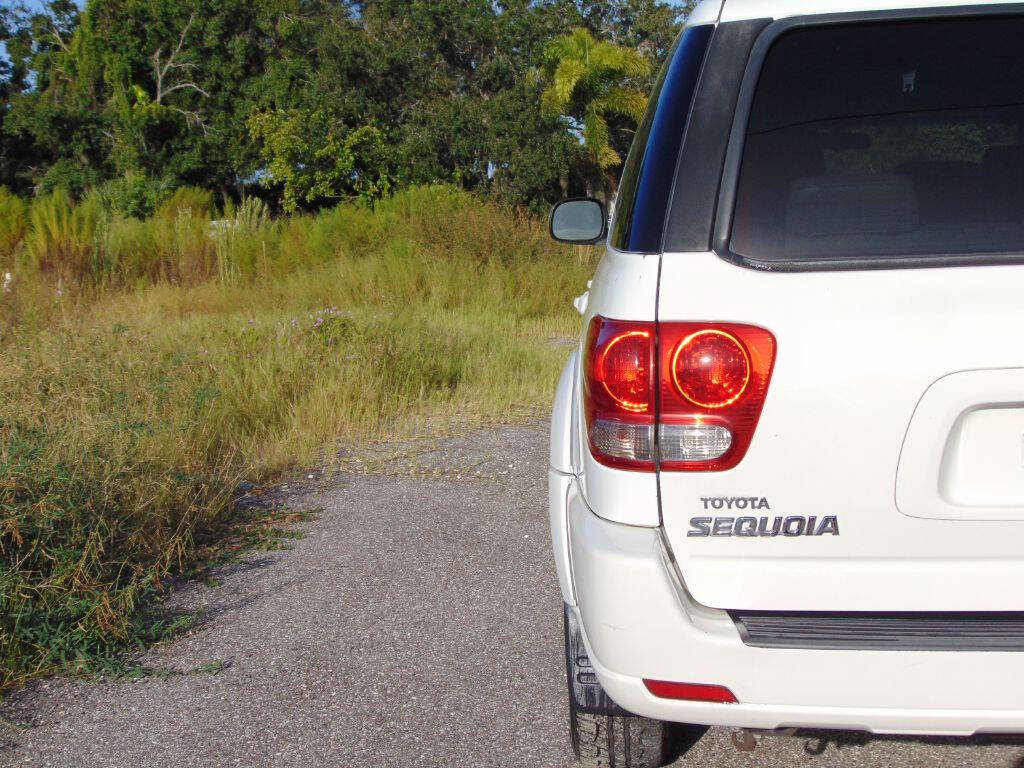 Used 2005 Toyota Sequoia SR5 image 19