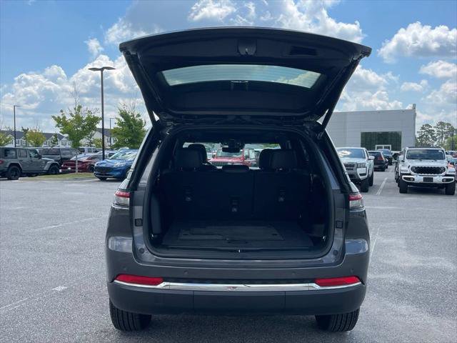 Certified 2025 Jeep Grand Cherokee Limited w/ Luxury Tech Group II AWD/4WD image 46