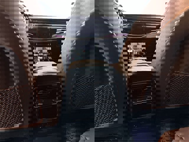 Used 2024 Audi Q8 Premium Plus image 22