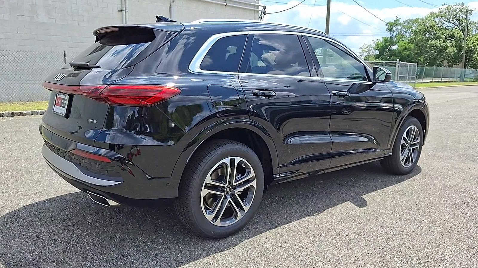 New 2025 Audi Q5 Premium image 6