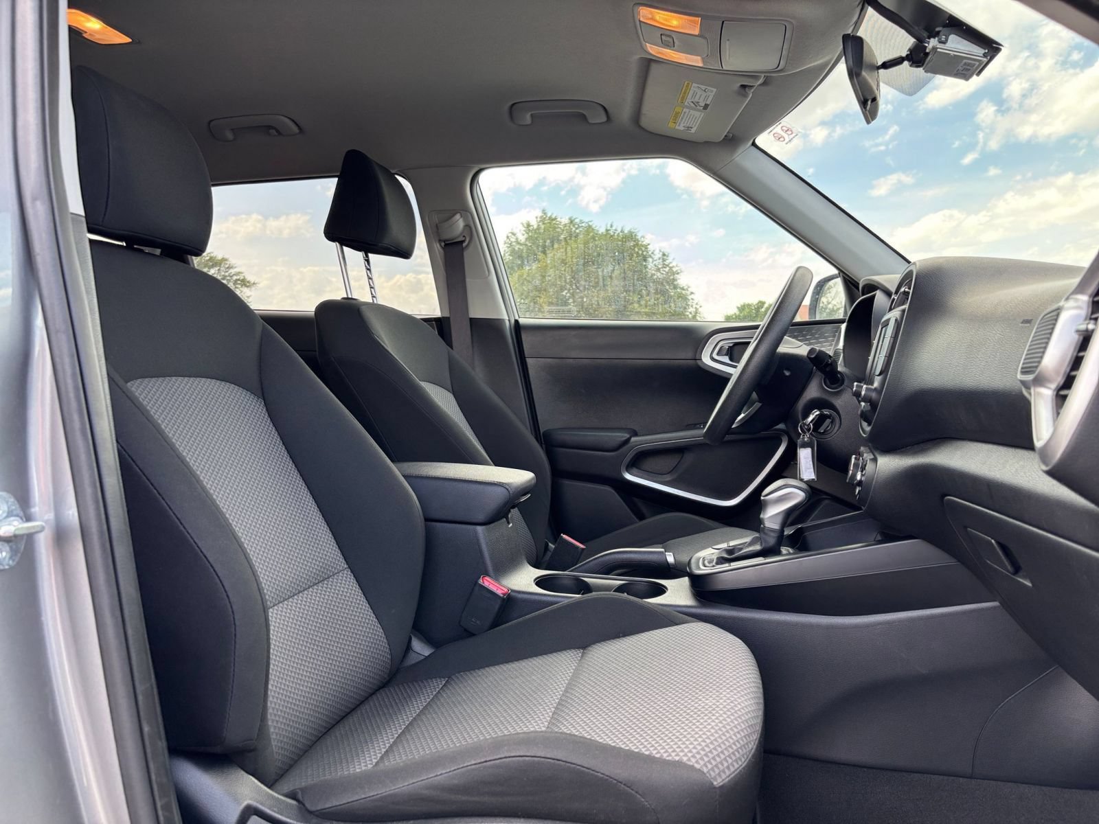 Used 2025 Kia Soul LX w/ LX Technology Package FWD image 33