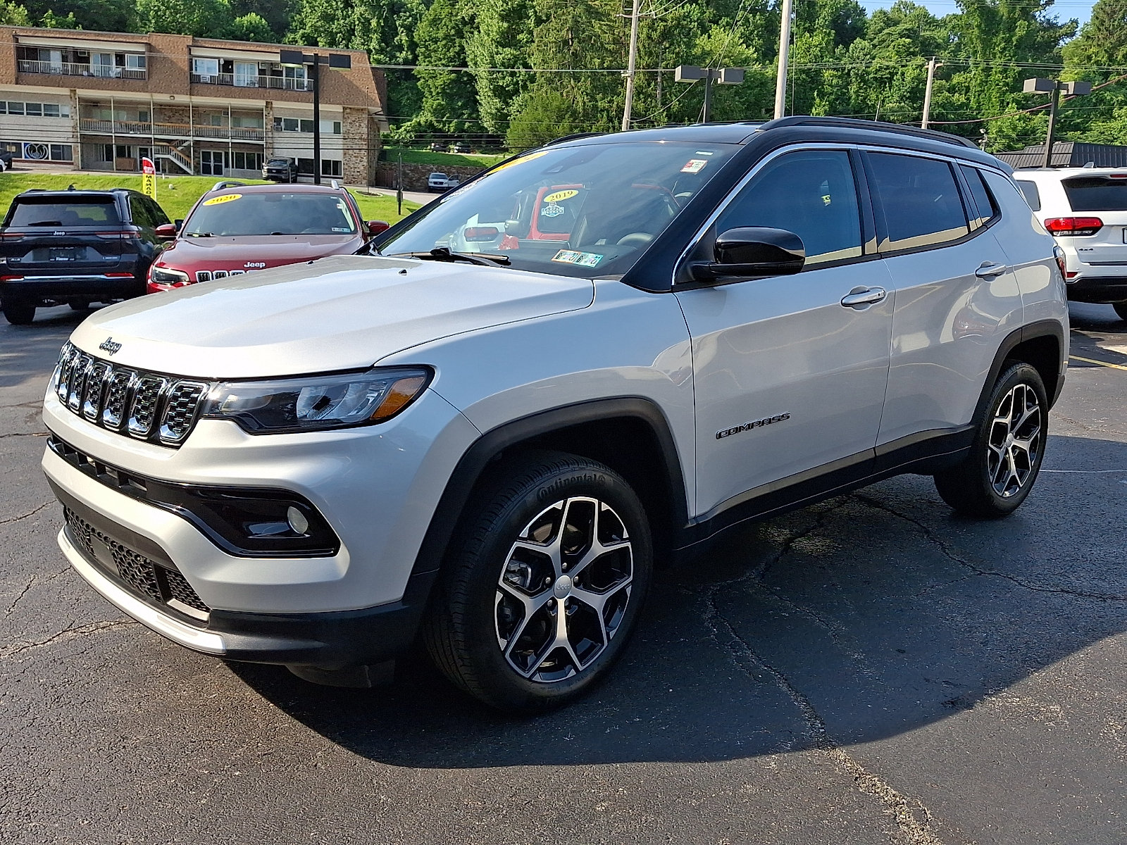 Certified 2024 Jeep Compass Limited AWD/4WD image 3