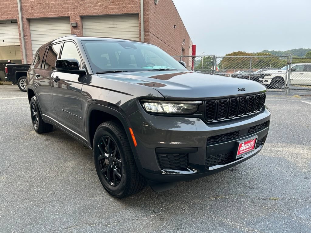 New 2025 Jeep Grand Cherokee L Laredo AWD/4WD image 8