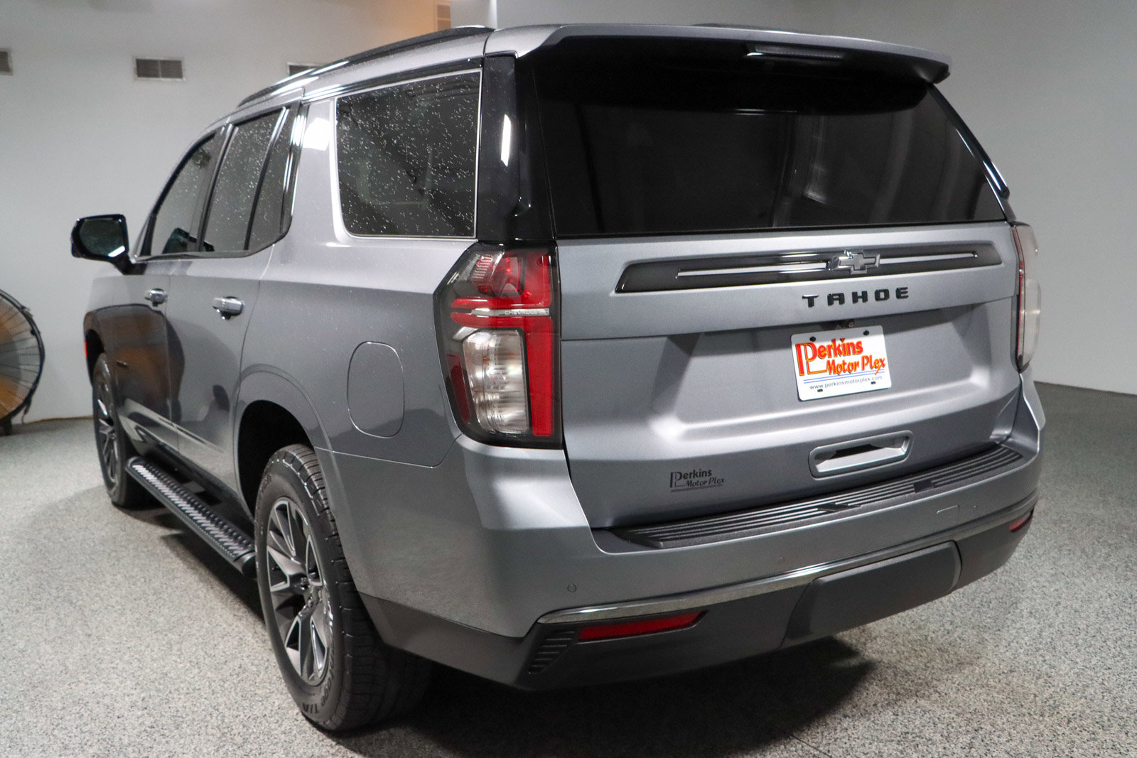 Used 2022 Chevrolet Tahoe Z71 w/ Luxury Package AWD/4WD image 9