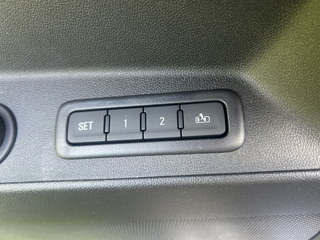 Used 2019 Chevrolet Equinox Premier FWD image 17