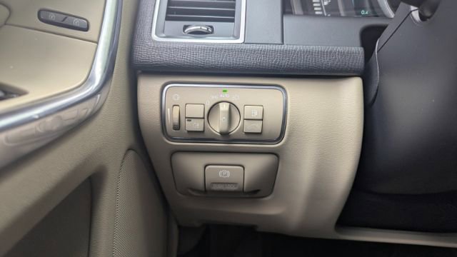 Used 2015 Volvo XC60 3.2 Platinum image 31