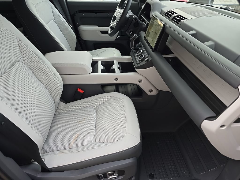 Certified 2025 Land Rover Defender 130 S AWD/4WD image 7