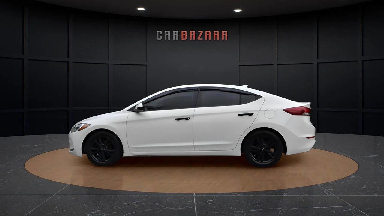 Used 2017 Hyundai Elantra SE image 36