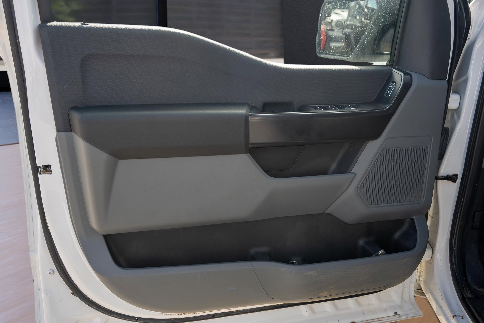 Used 2022 Ford F150 Lightning Pro image 10