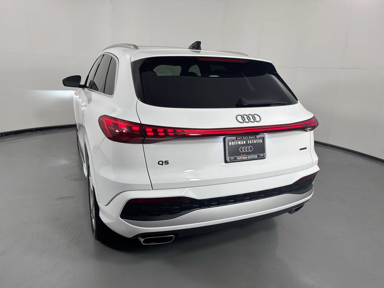Used 2025 Audi Q5 Premium Plus w/ Premium Plus AWD/4WD image 5