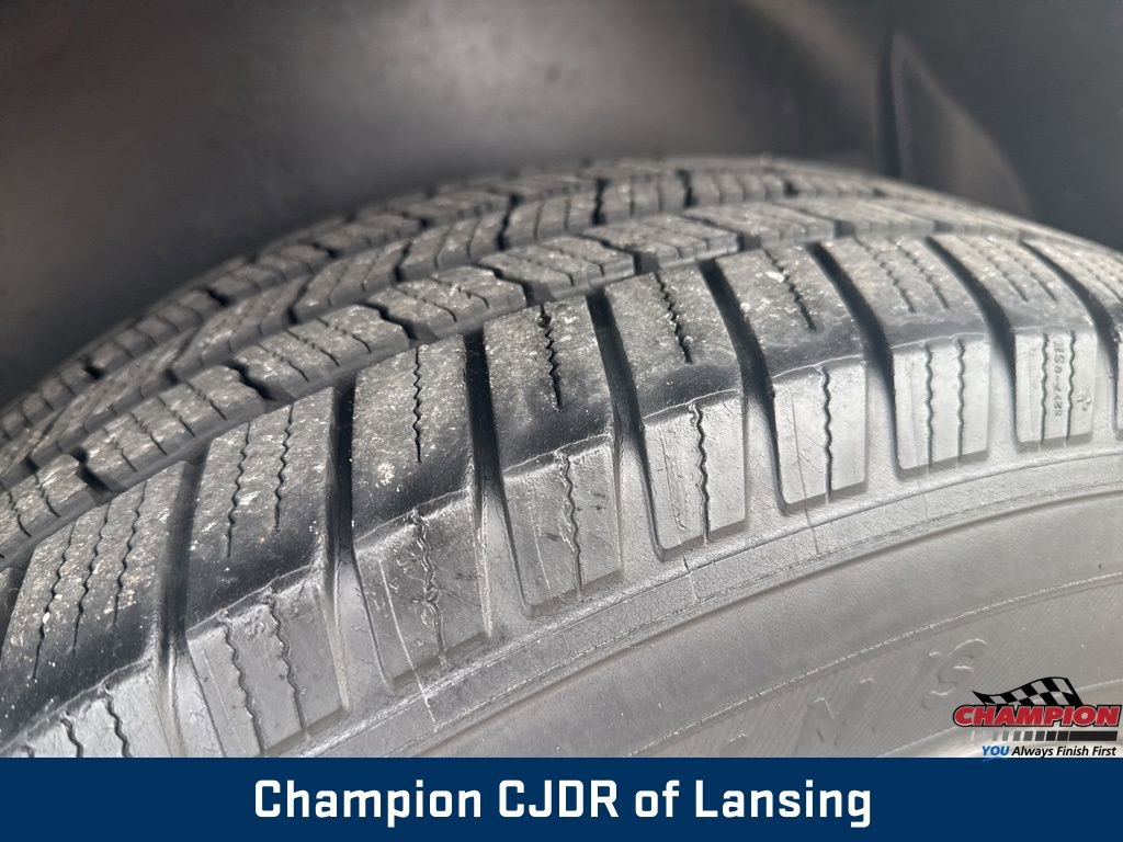 Used 2011 GMC Acadia SLE image 11