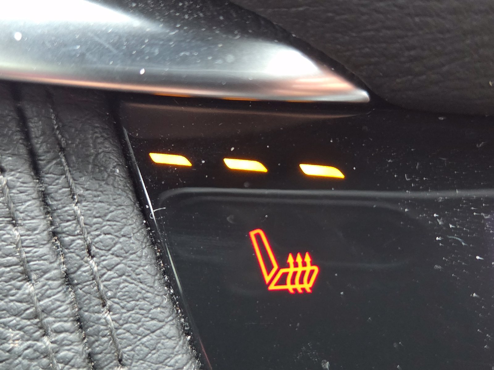 Used 2024 Cadillac XT5 Premium Luxury w/ LPO, Floor Liner Package AWD/4WD image 4