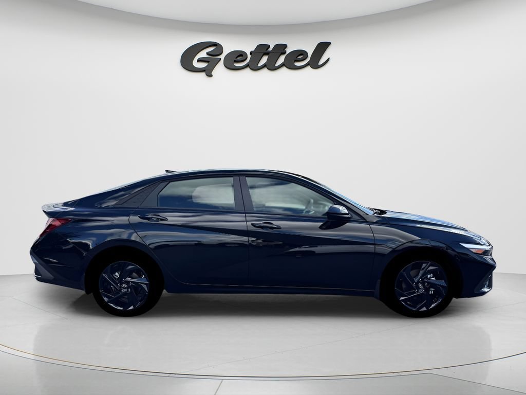 New 2026 Hyundai Elantra Sport FWD image 6