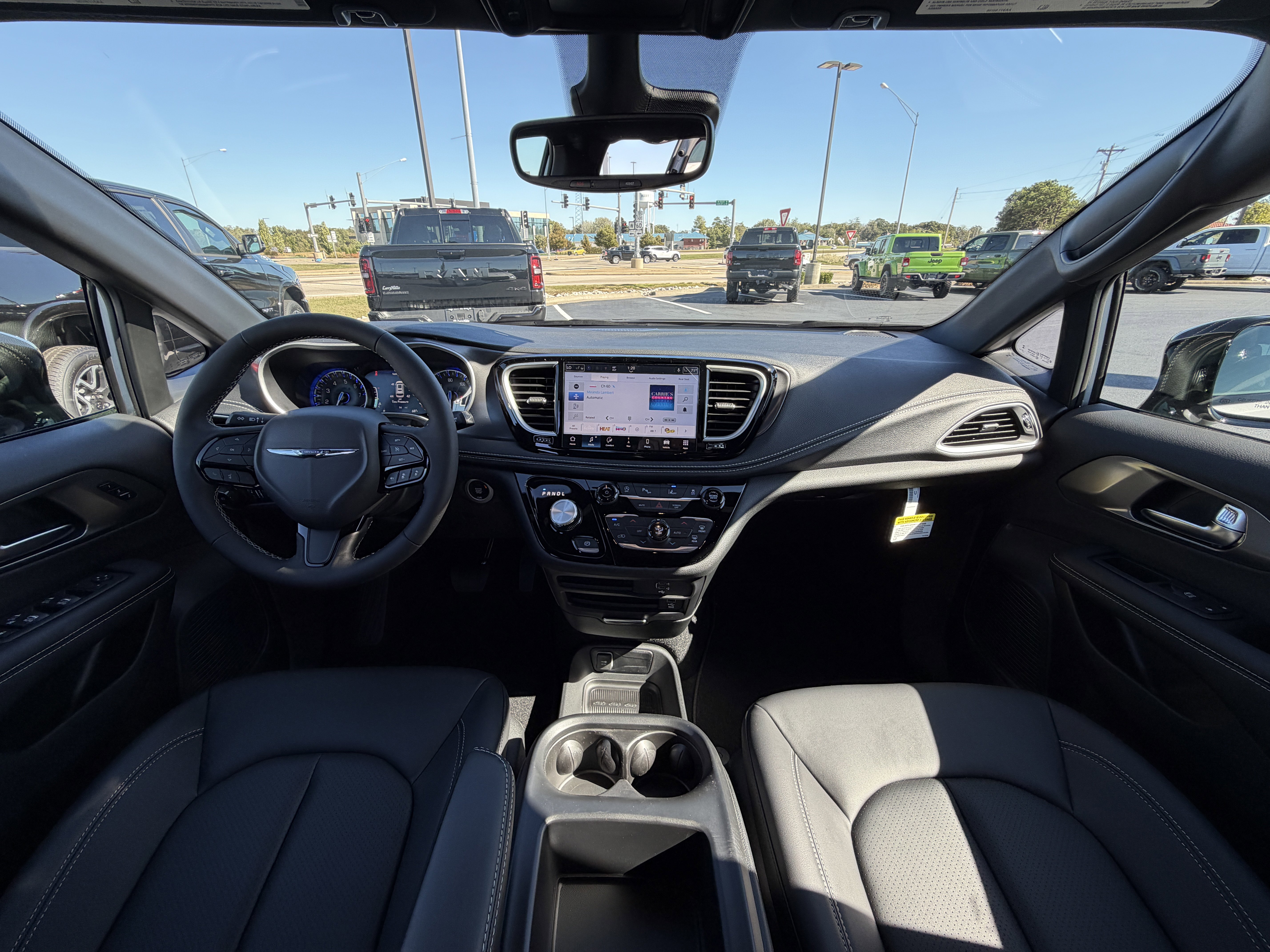 New 2026 Chrysler Pacifica Select image 13