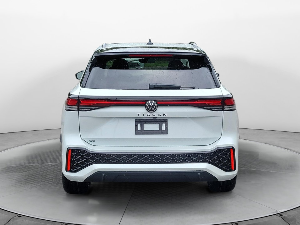 New 2026 Volkswagen Tiguan SE R-Line FWD image 6