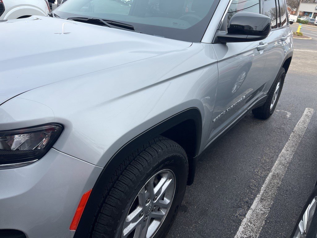 Used 2024 Jeep Grand Cherokee Laredo w/ MOPAR Finishing Package image 12