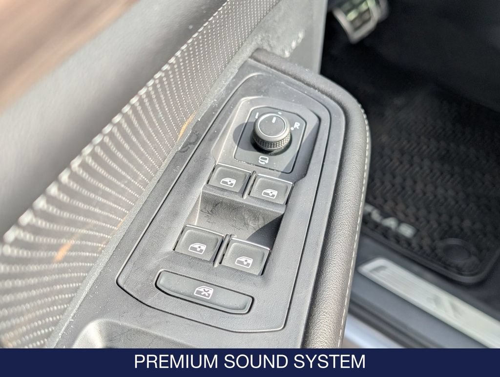 Used 2025 Volkswagen Atlas SEL Premium R-Line AWD/4WD image 12