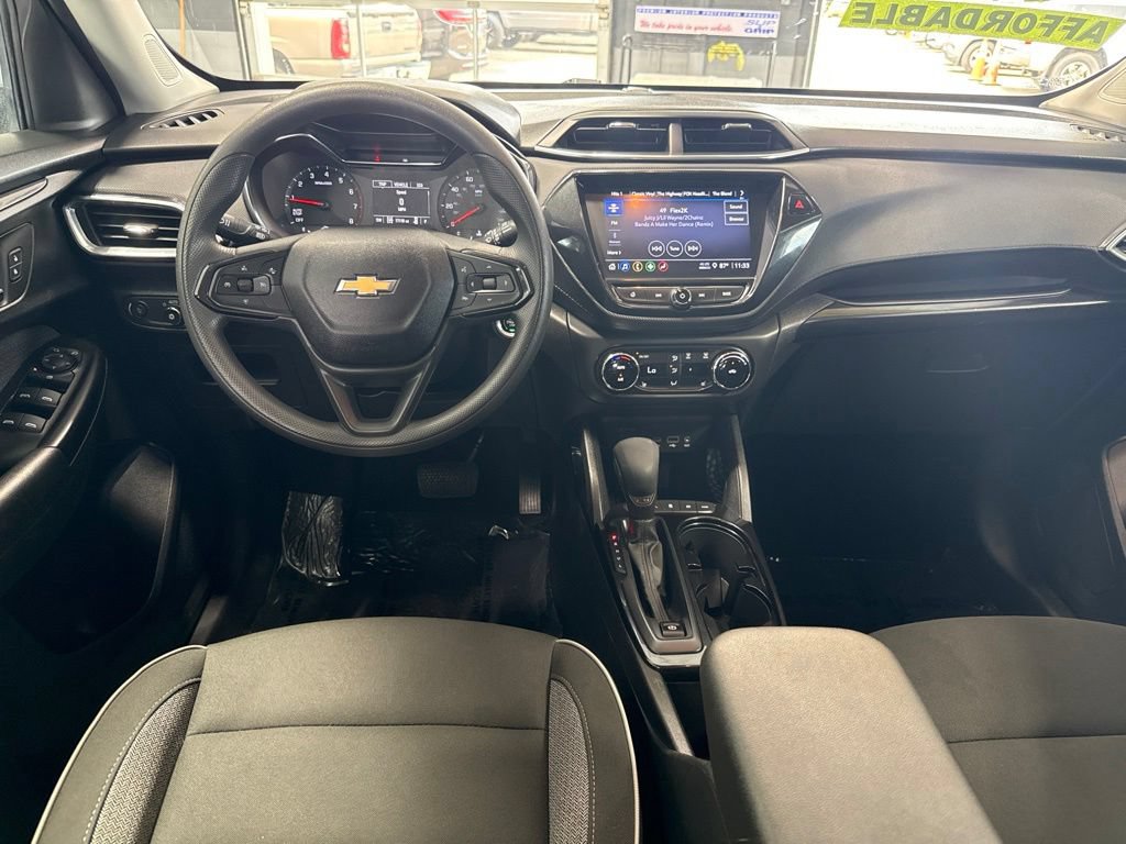Used 2023 Chevrolet TrailBlazer LT w/ Convenience Package AWD/4WD image 12