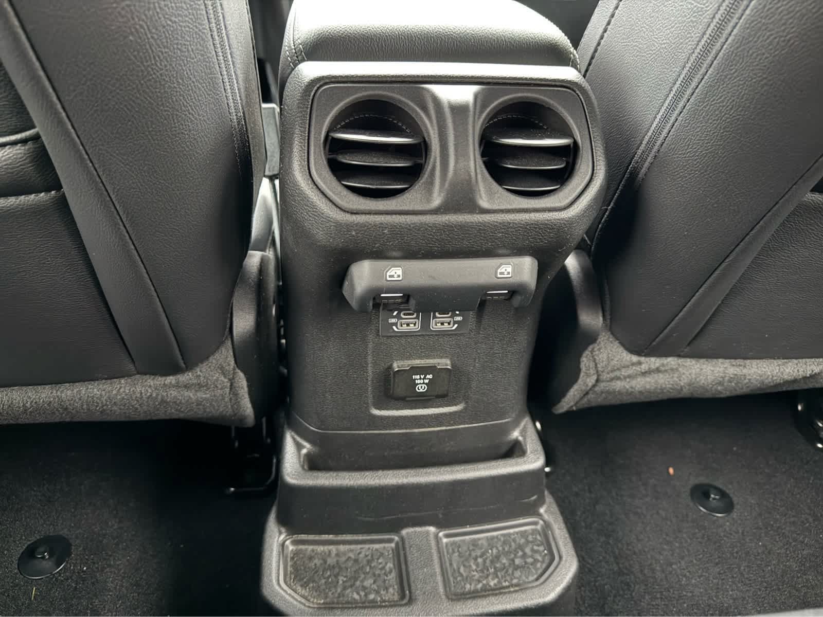 Used 2023 Jeep Wrangler Unlimited Sahara w/ Cold Weather Group AWD/4WD image 29