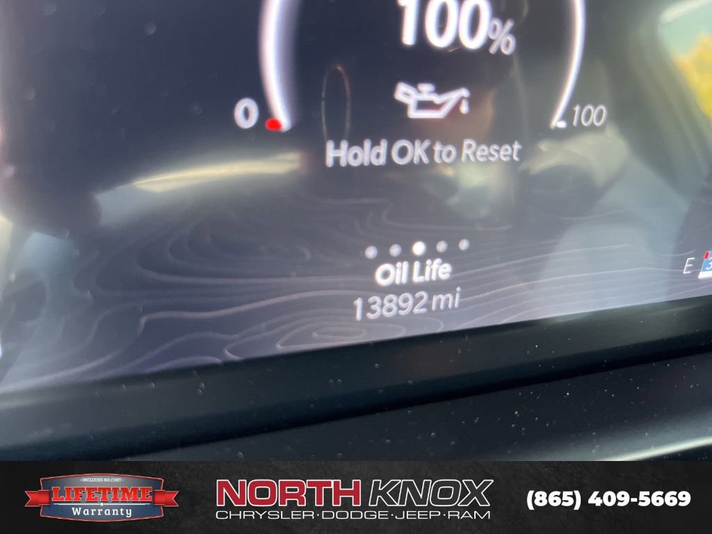 Used 2025 Jeep Grand Cherokee Limited AWD/4WD image 30