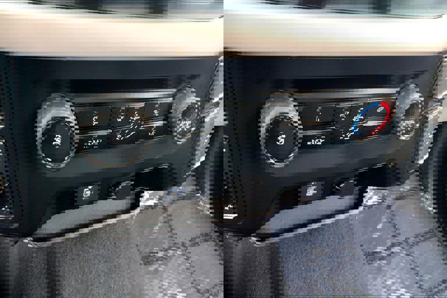 Used 2023 Ford F150 XLT w/ Trailer Tow Package image 31