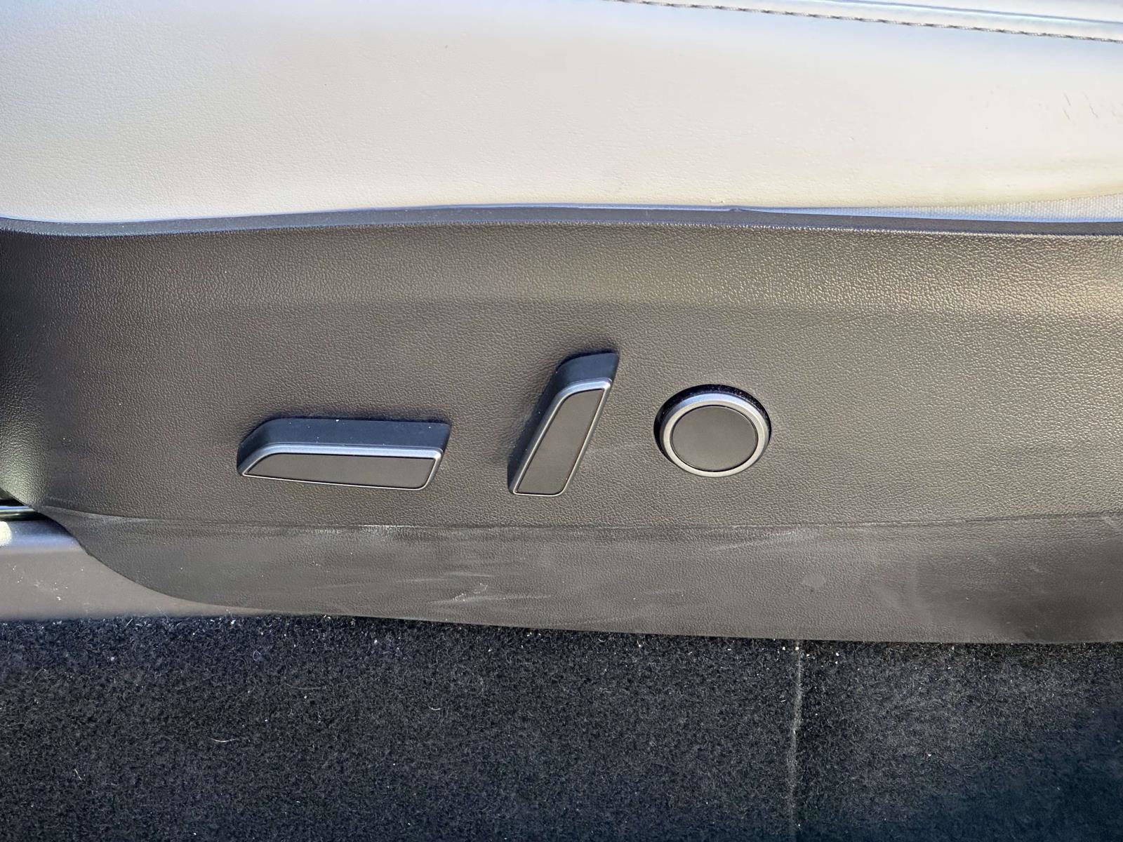 Used 2022 Tesla Model Y Performance AWD/4WD image 15