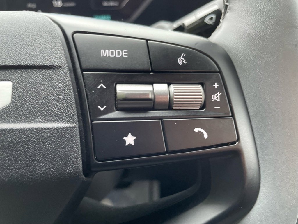 Used 2025 Kia EV6 Light image 12