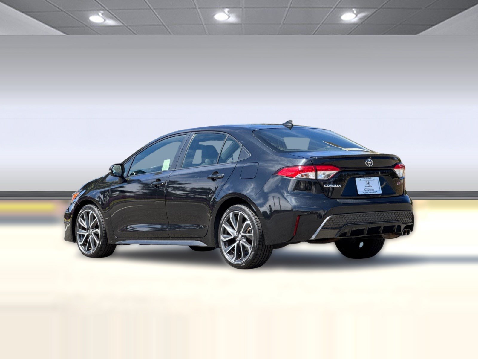 Used 2021 Toyota Corolla SE w/ Carpet Mat Package (TMS) FWD image 3